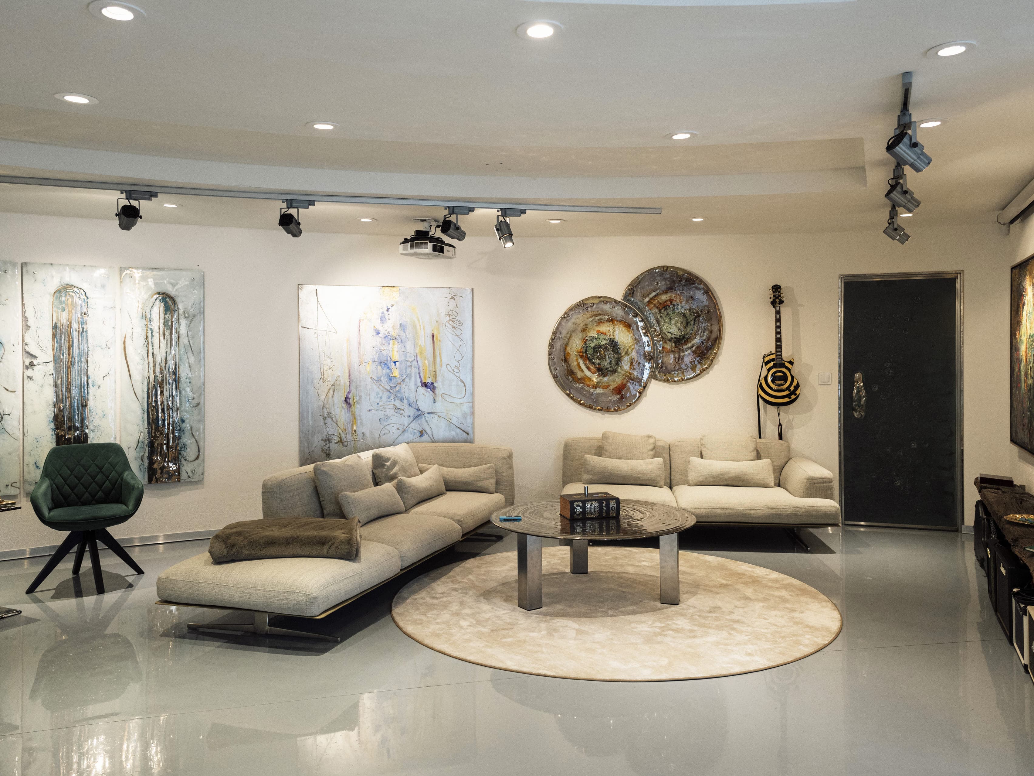  Showroom 